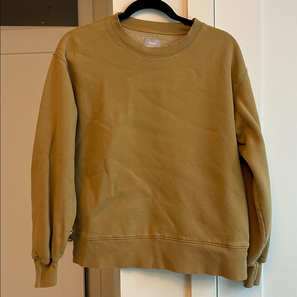 TNA Cozy Fleece in mustard.